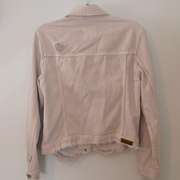 Abercrombie & Fitch women’s size large jean jacket never been worn. - Picture 11 of 12